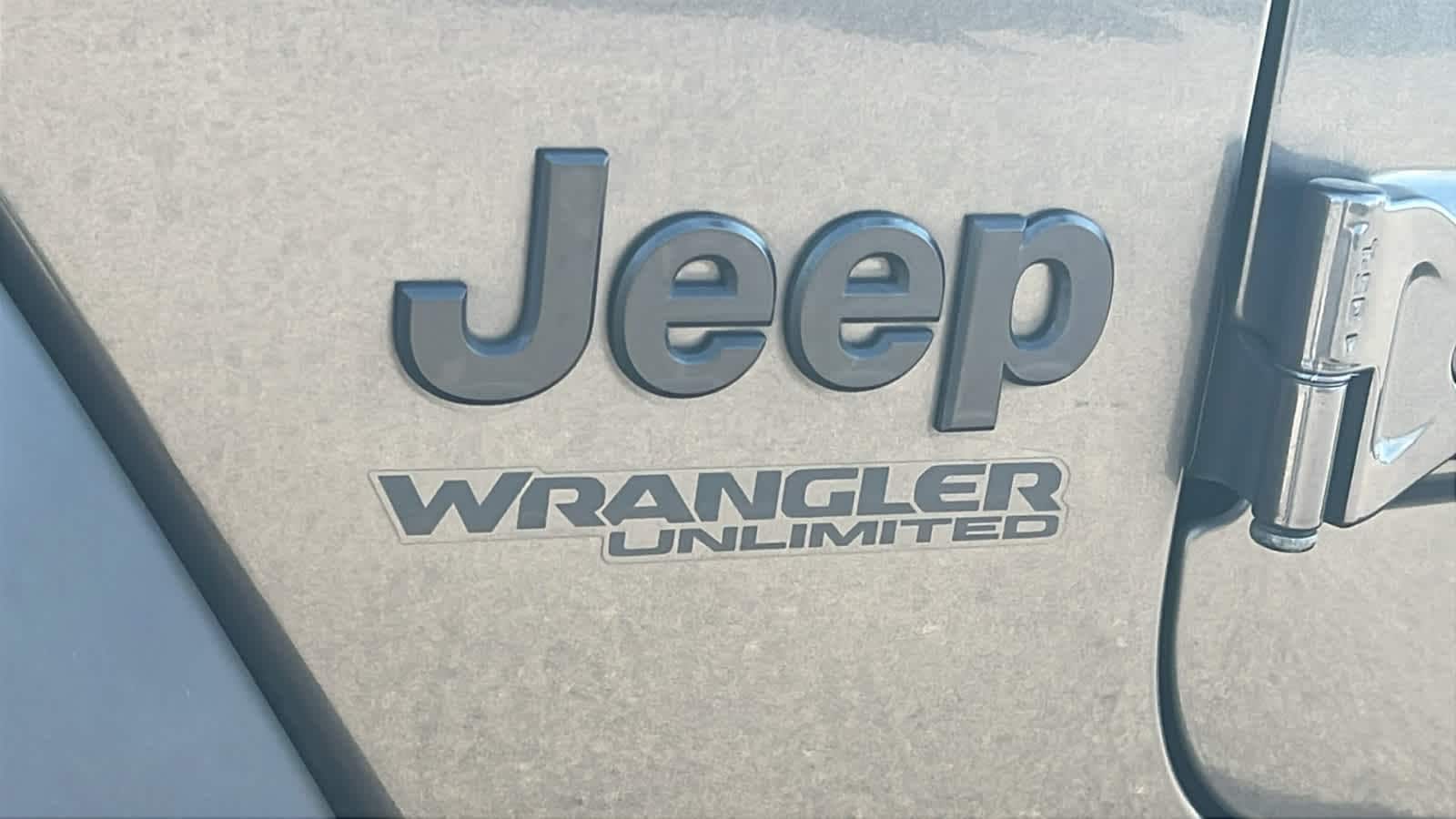 Thumbnail: 2022 Jeep Wrangler - 28