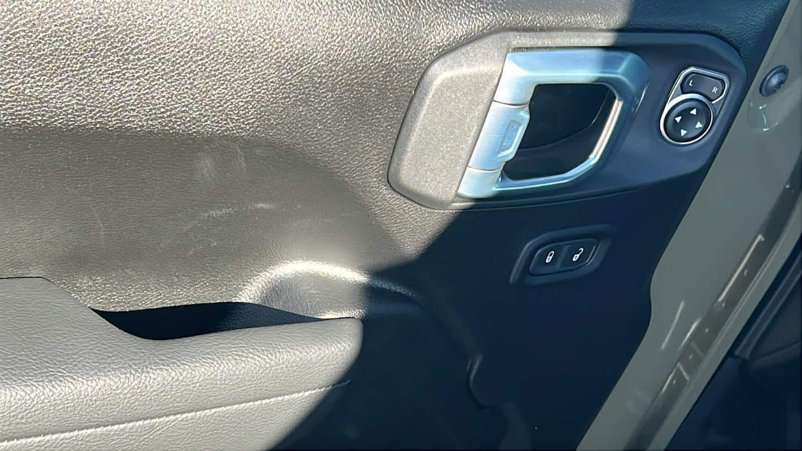 Thumbnail: 2026 Jeep Gladiator - 22