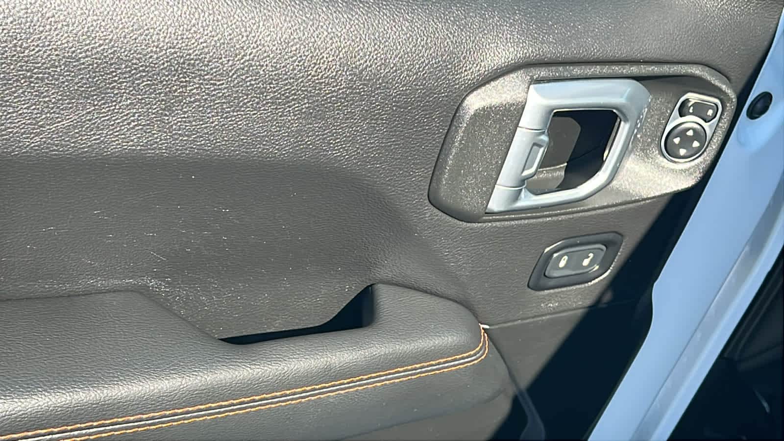 Thumbnail: 2022 Jeep Gladiator - 22