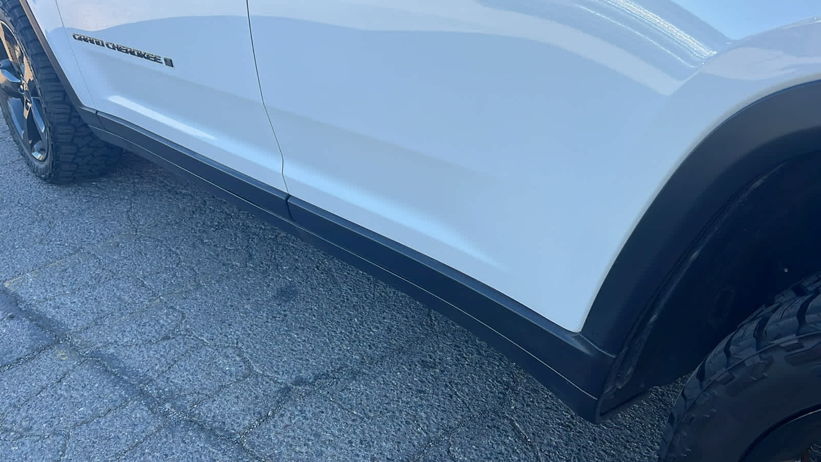 Thumbnail: 2023 Jeep Grand Cherokee - 10