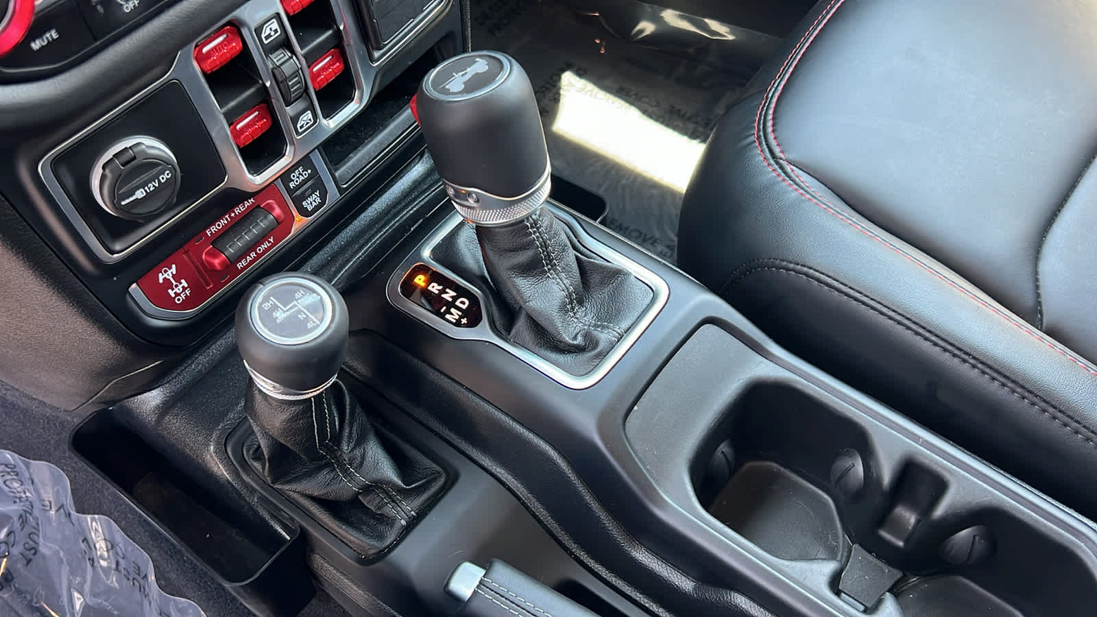 Thumbnail: 2024 Jeep Wrangler - 13
