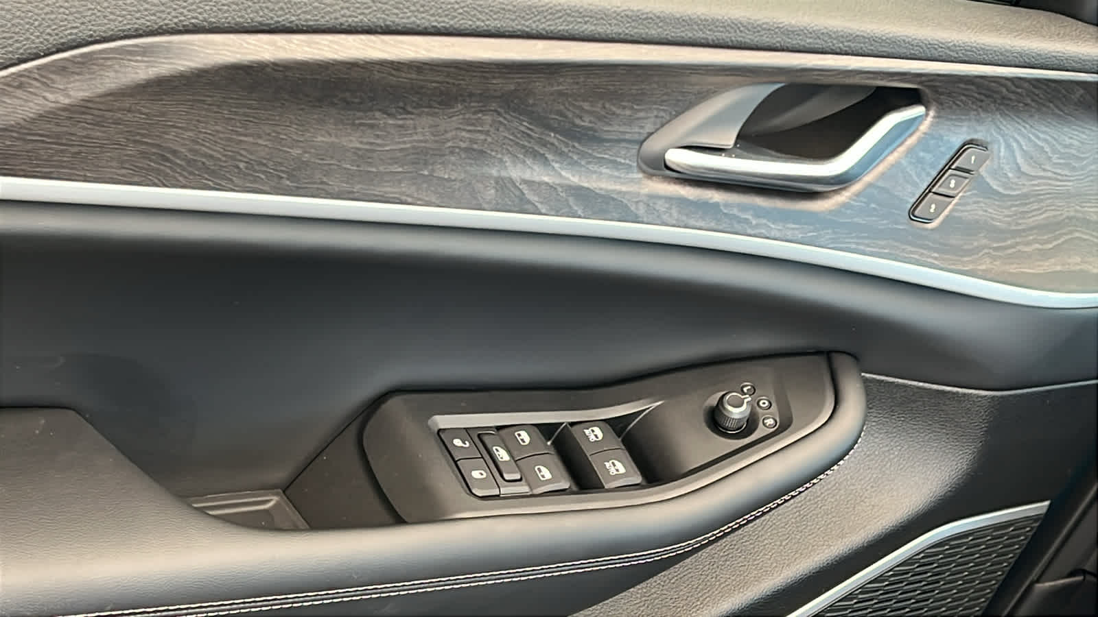 Thumbnail: 2026 Jeep Grand Cherokee L - 22