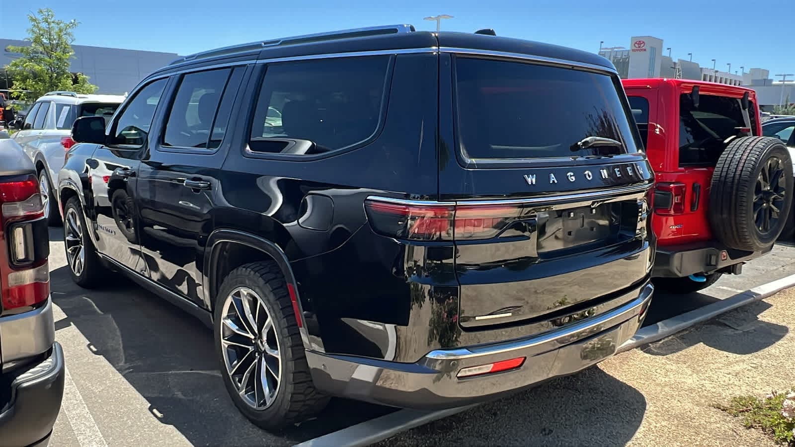 Thumbnail: 2022 Jeep Wagoneer - 7
