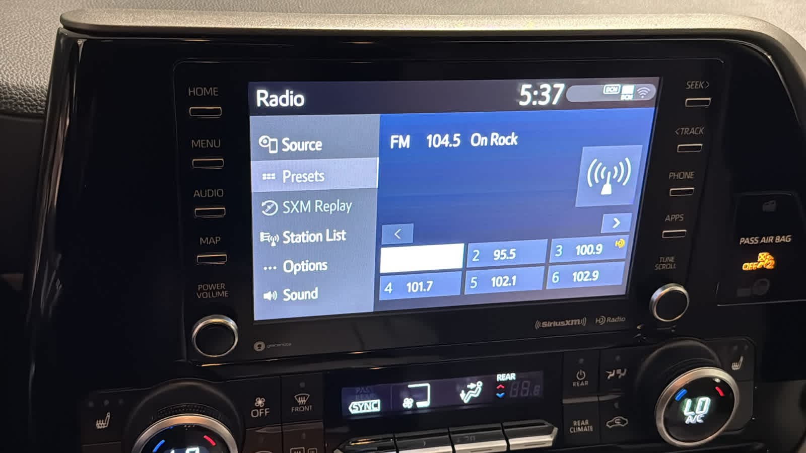 Thumbnail: 2021 Toyota Highlander - 15