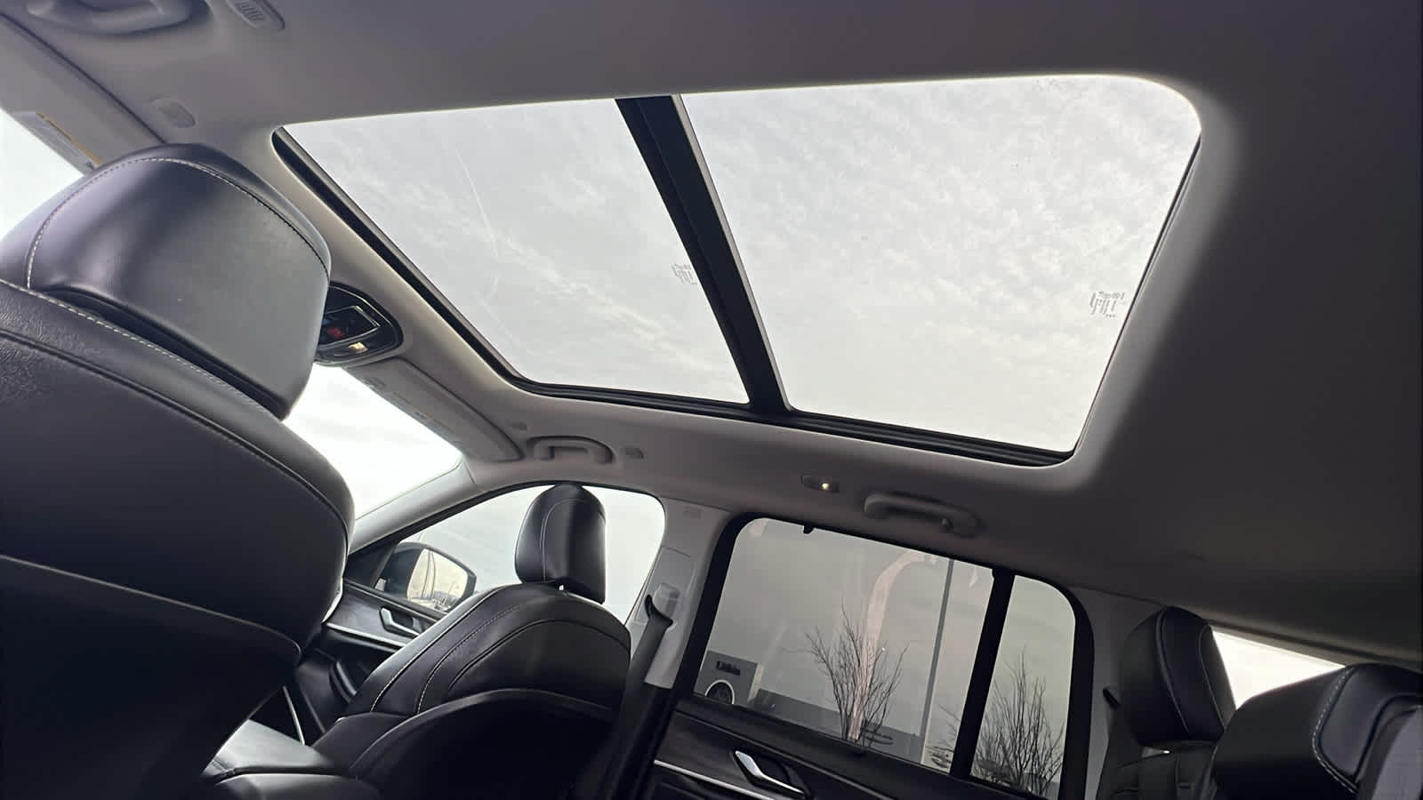 Thumbnail: 2023 Jeep Grand Cherokee - 31