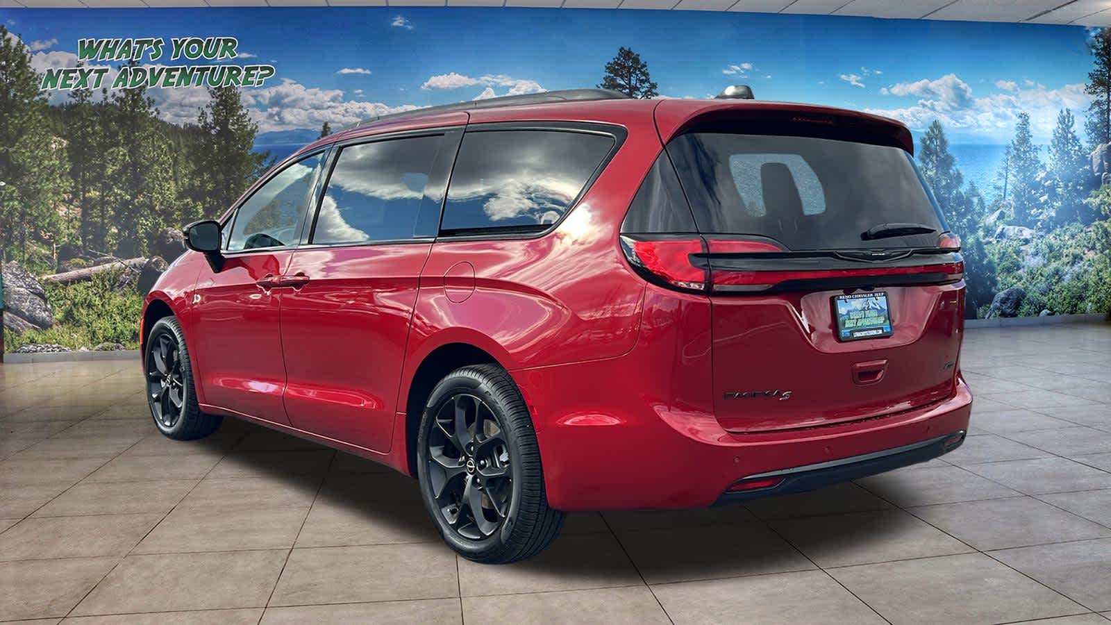 Thumbnail: 2026 Chrysler Pacifica - 7