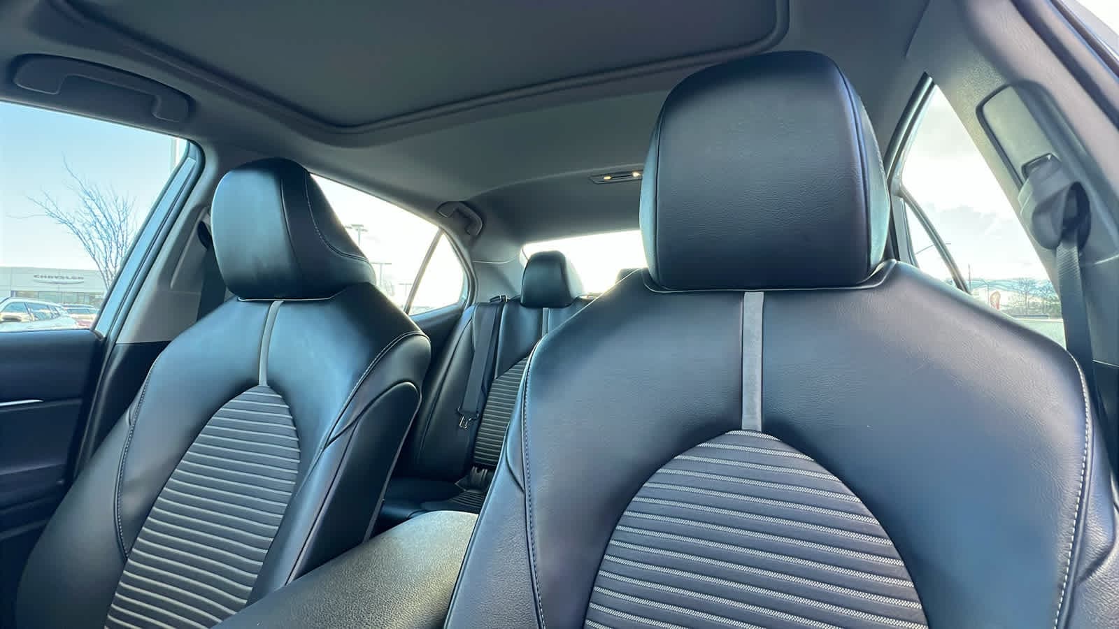 Thumbnail: 2021 Toyota Camry - 11