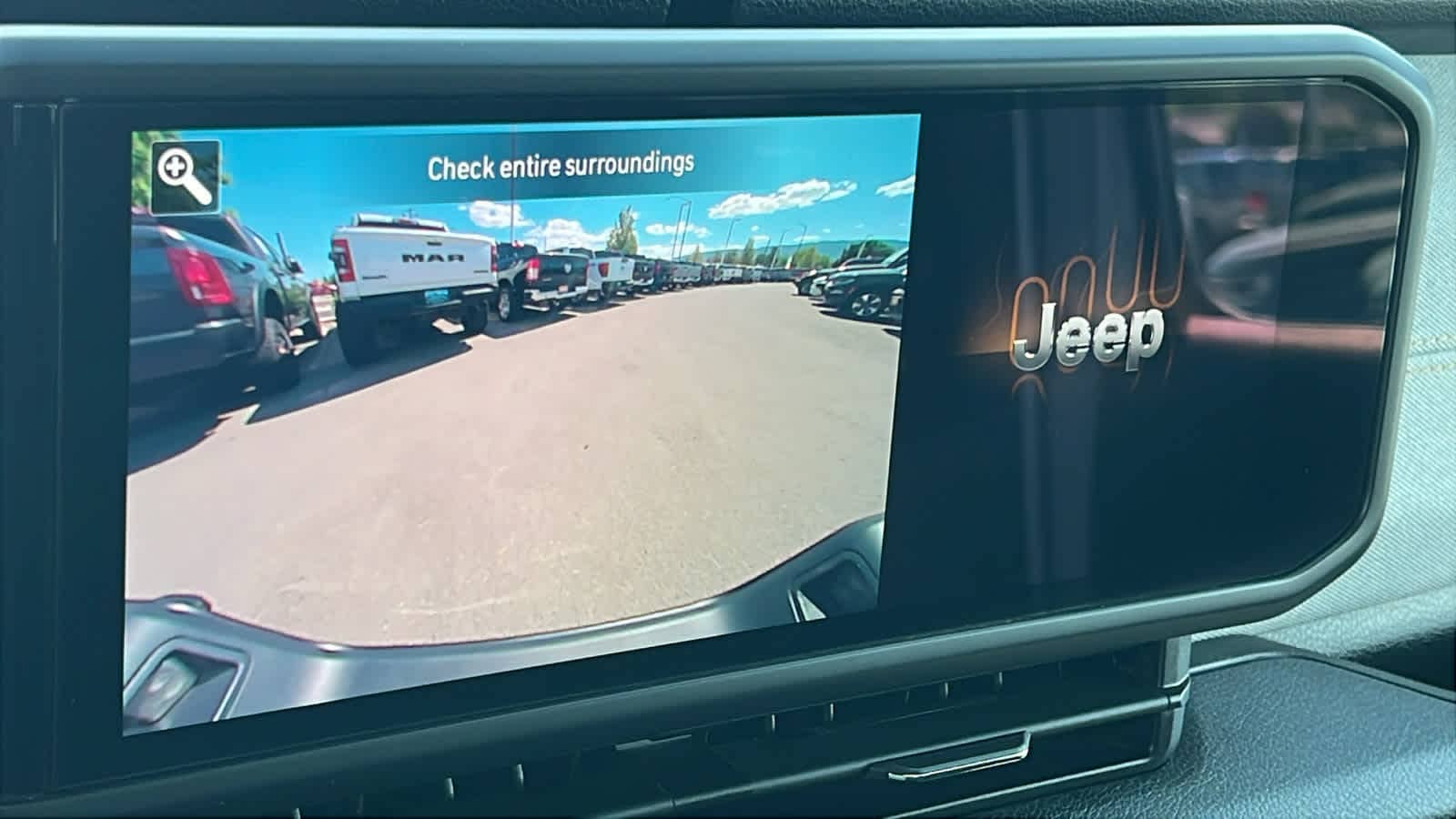 Thumbnail: 2024 Jeep Gladiator - 16