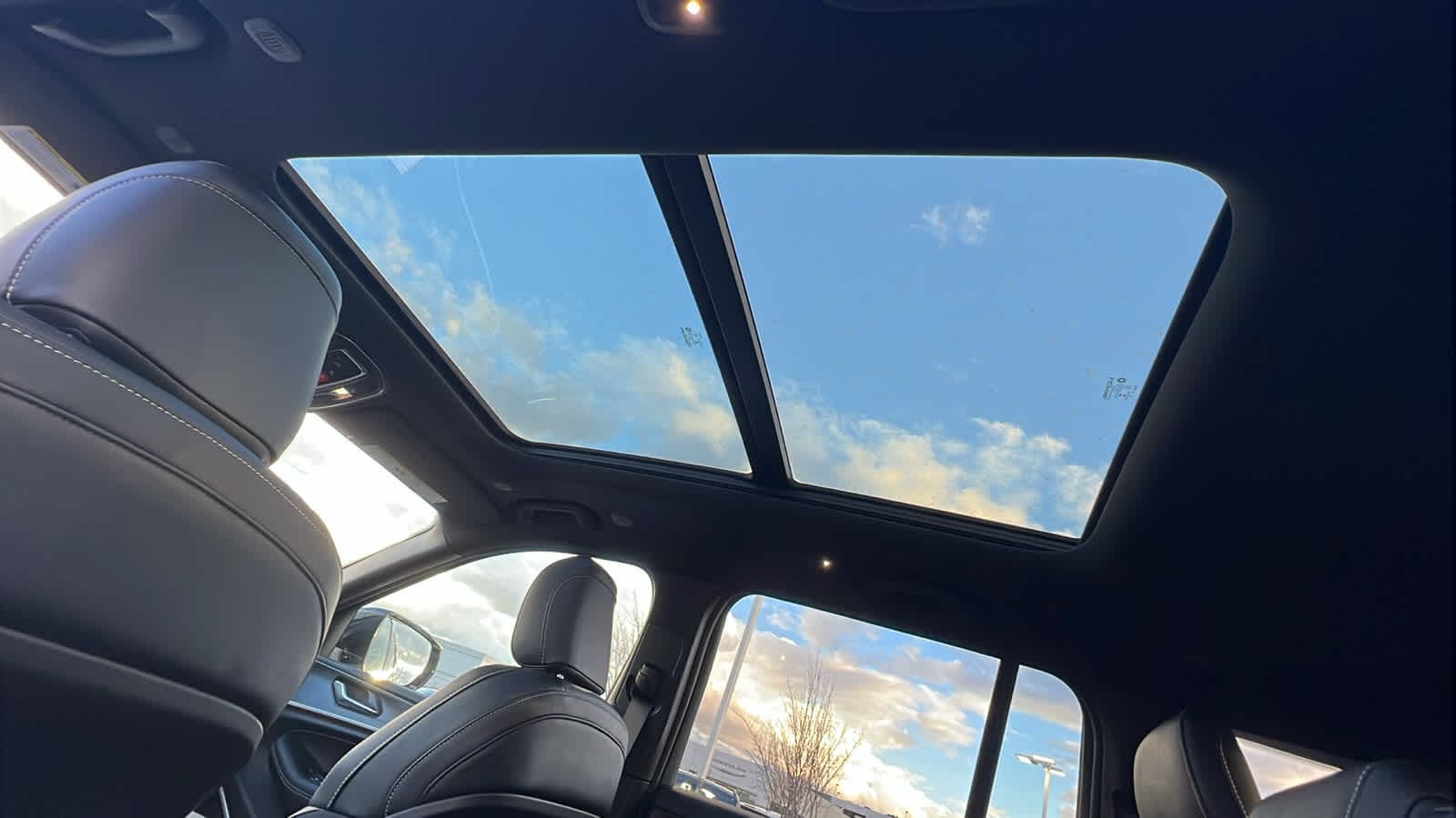 Thumbnail: 2026 Jeep Grand Cherokee - 31