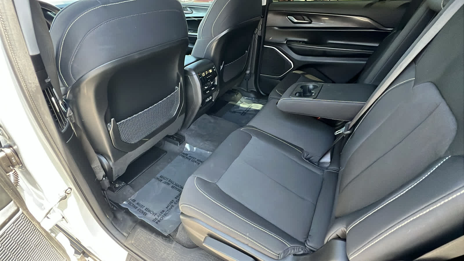 Thumbnail: 2021 Jeep Grand Cherokee L - 24