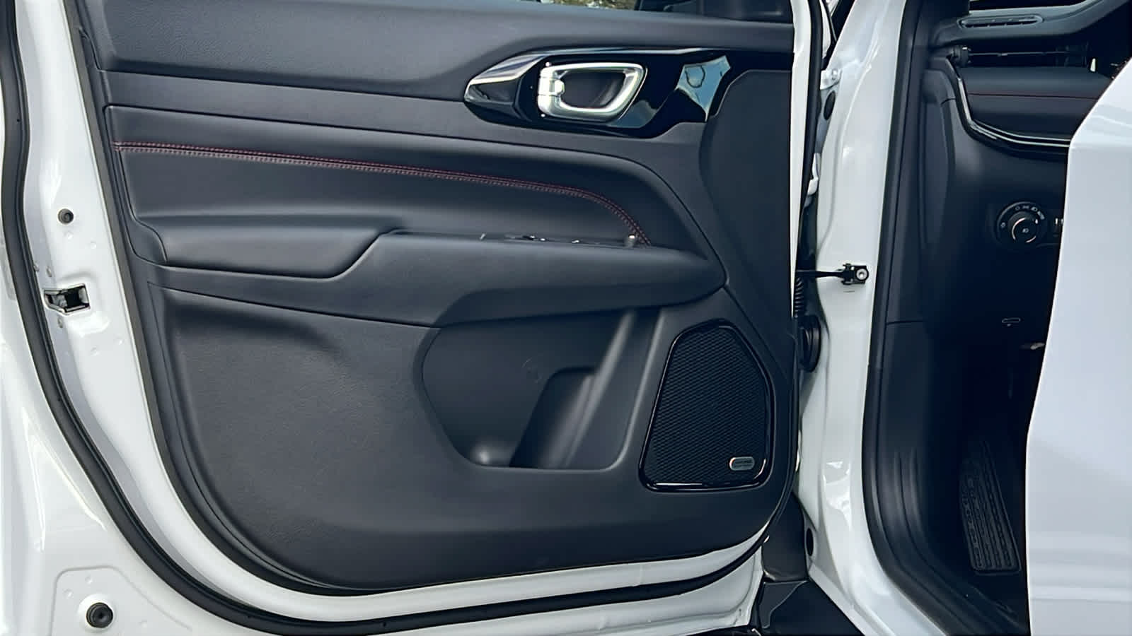 Thumbnail: 2026 Jeep Compass - 23