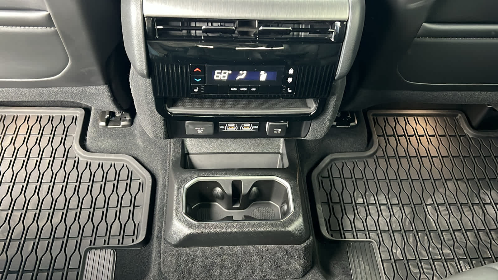 Thumbnail: 2025 Jeep Wagoneer - 25