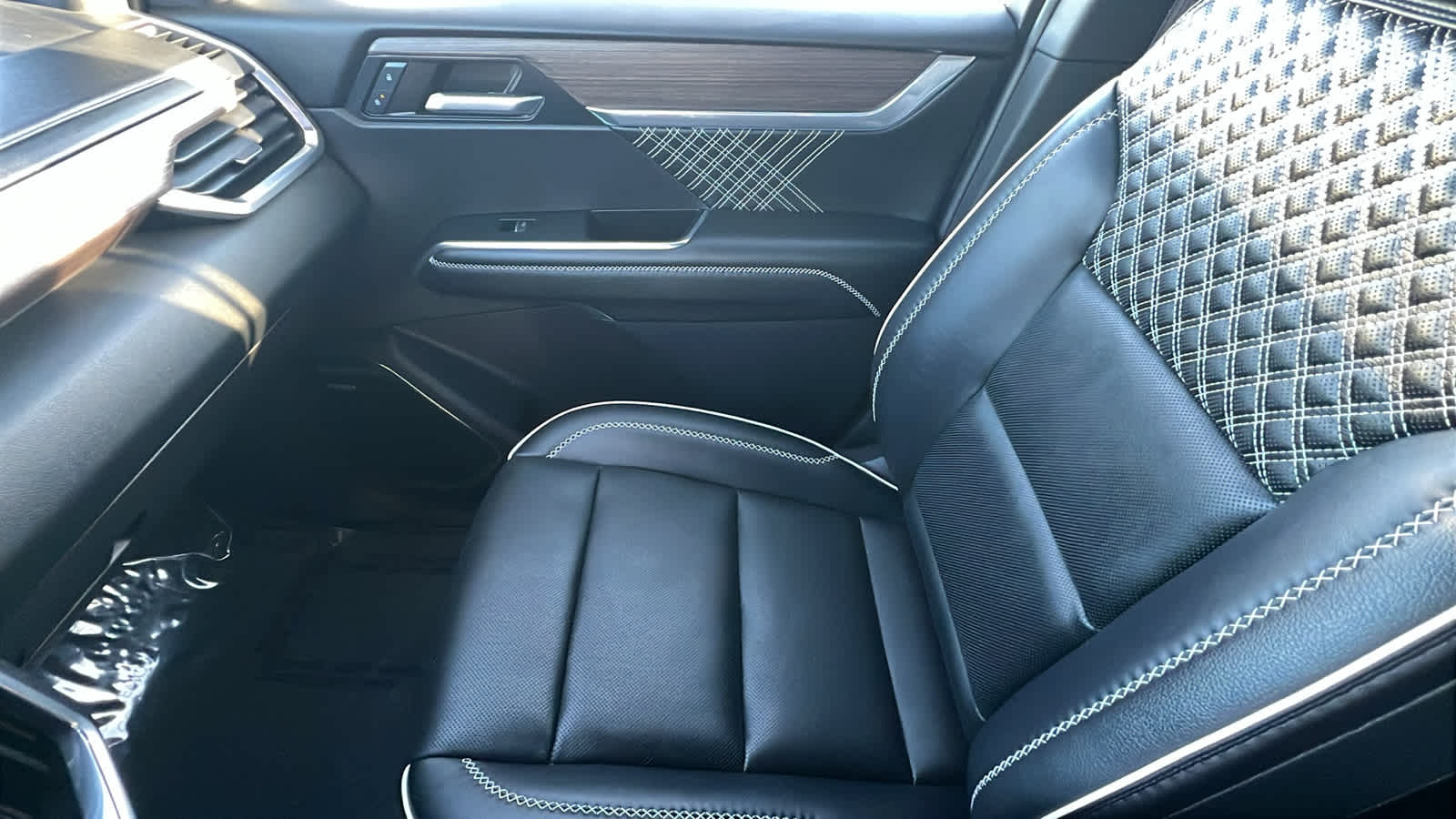 Thumbnail: 2024 GMC Acadia - 12