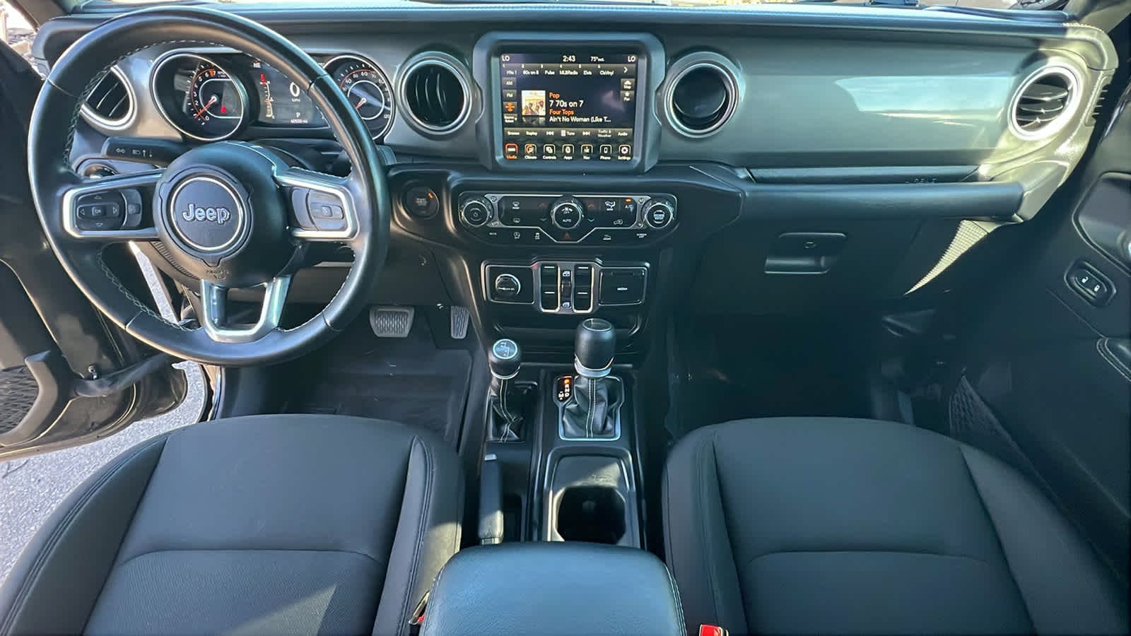 Thumbnail: 2022 Jeep Gladiator - 26