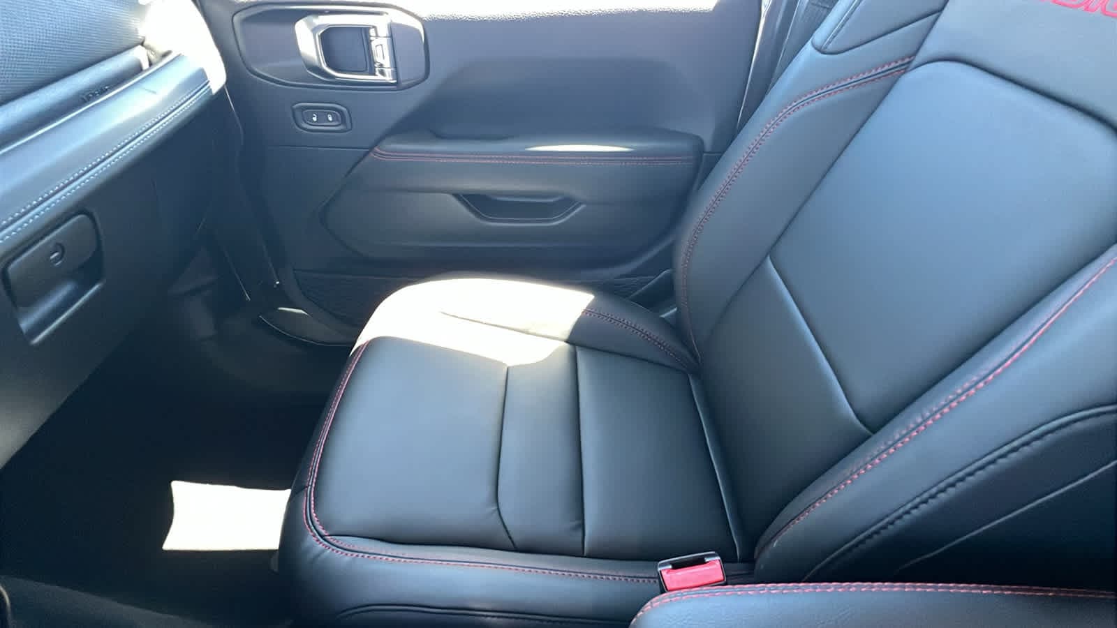 Thumbnail: 2025 Jeep Gladiator - 12