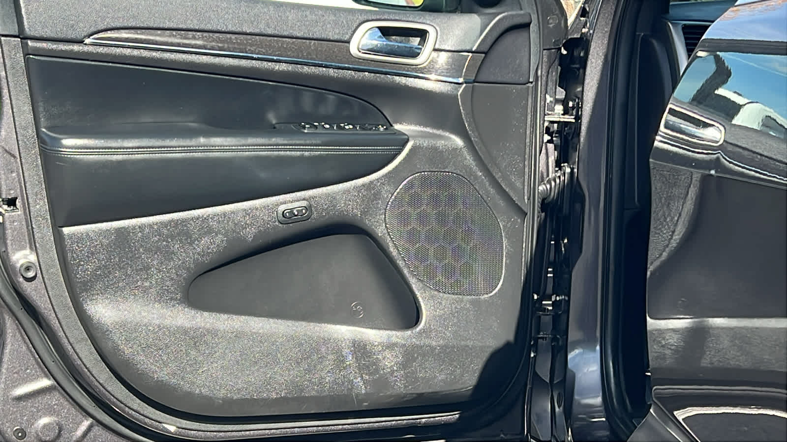 Thumbnail: 2018 Jeep Grand Cherokee - 23