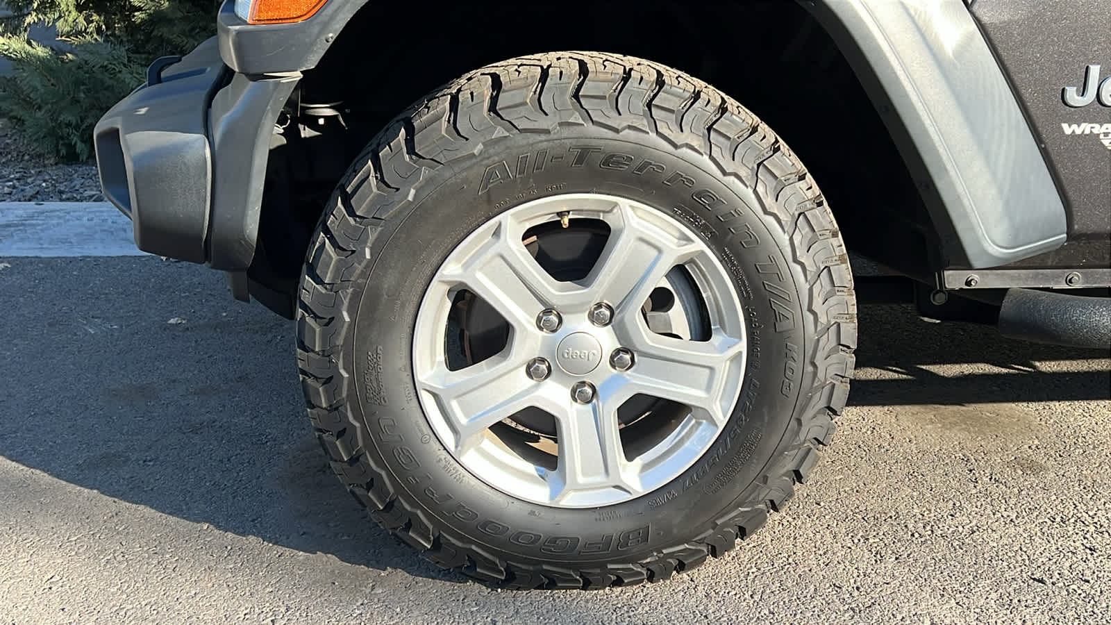 Thumbnail: 2019 Jeep Wrangler - 3