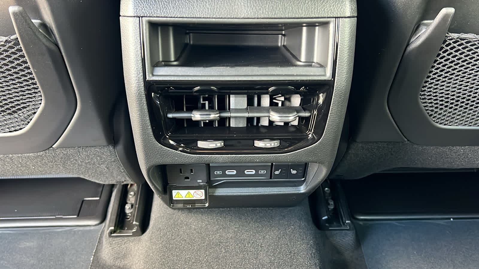 Thumbnail: 2026 Jeep Grand Cherokee - 25