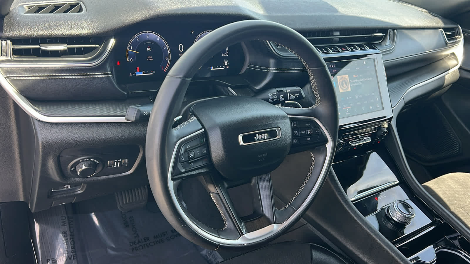 Thumbnail: 2023 Jeep Grand Cherokee - 10