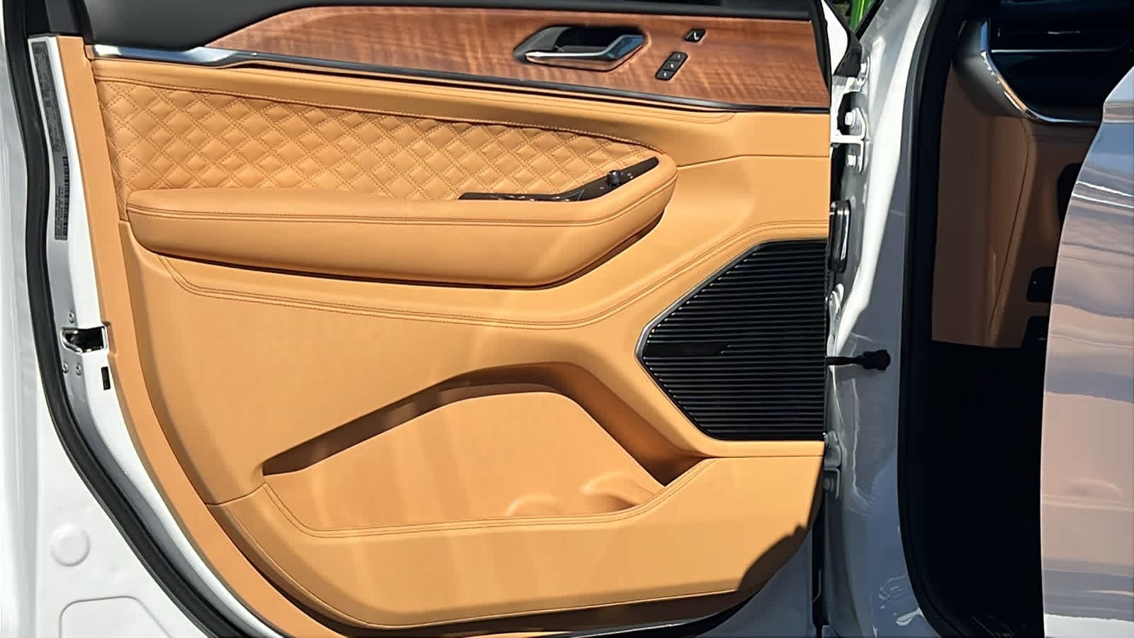 Thumbnail: 2025 Jeep Grand Cherokee - 23