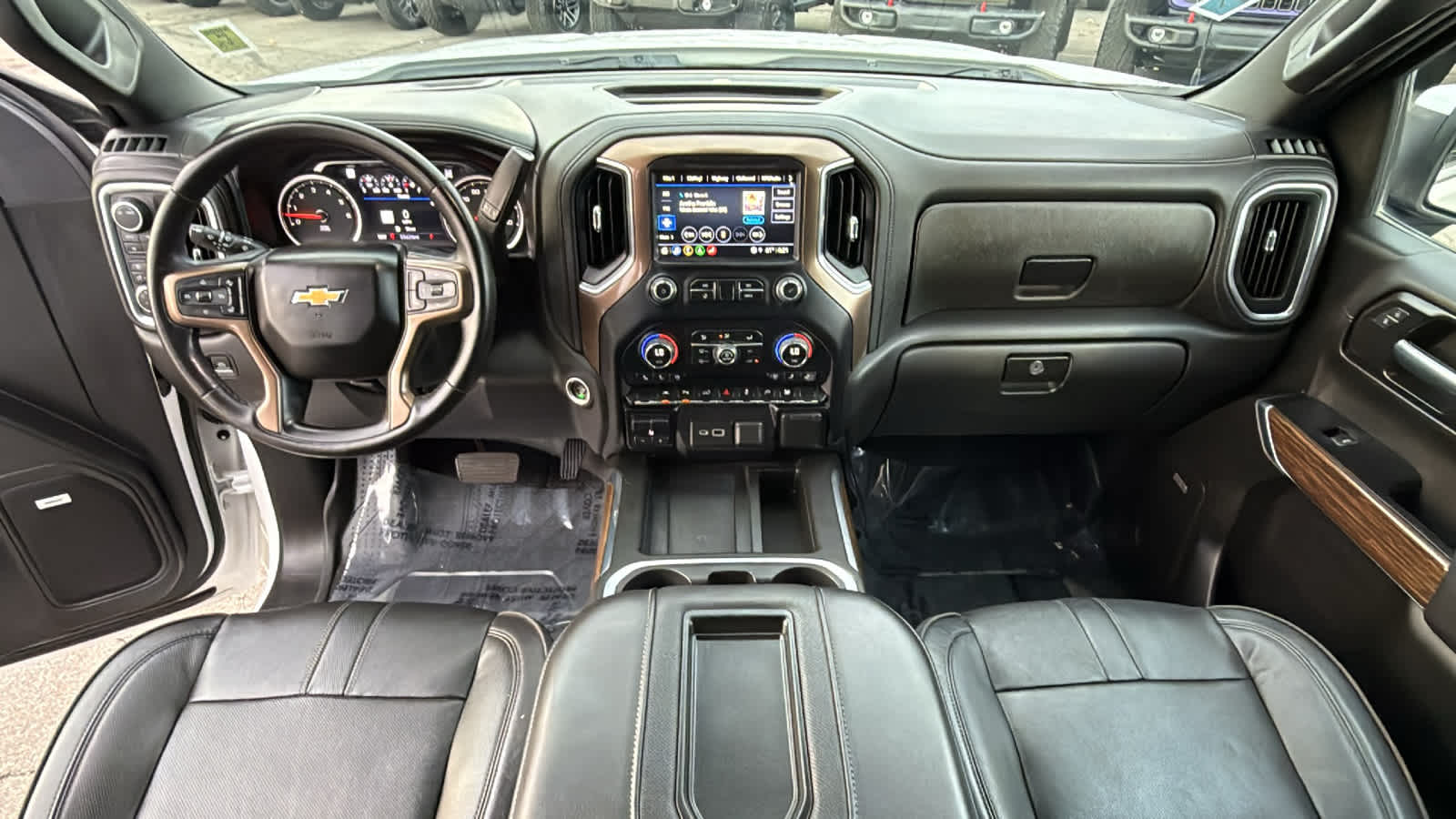 Thumbnail: 2022 Chevrolet Silverado 1500 - 26