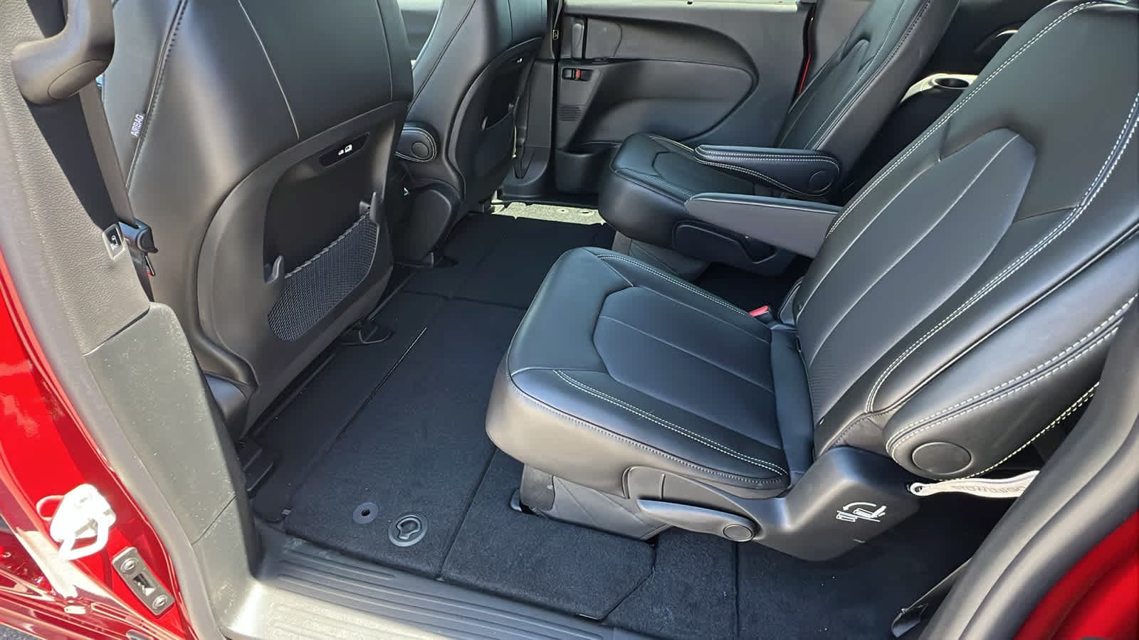 Thumbnail: 2027 Chrysler Pacifica - 24