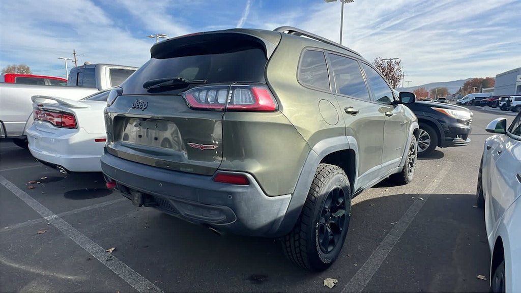 Used 2021 Jeep Cherokee Trailhawk SUV