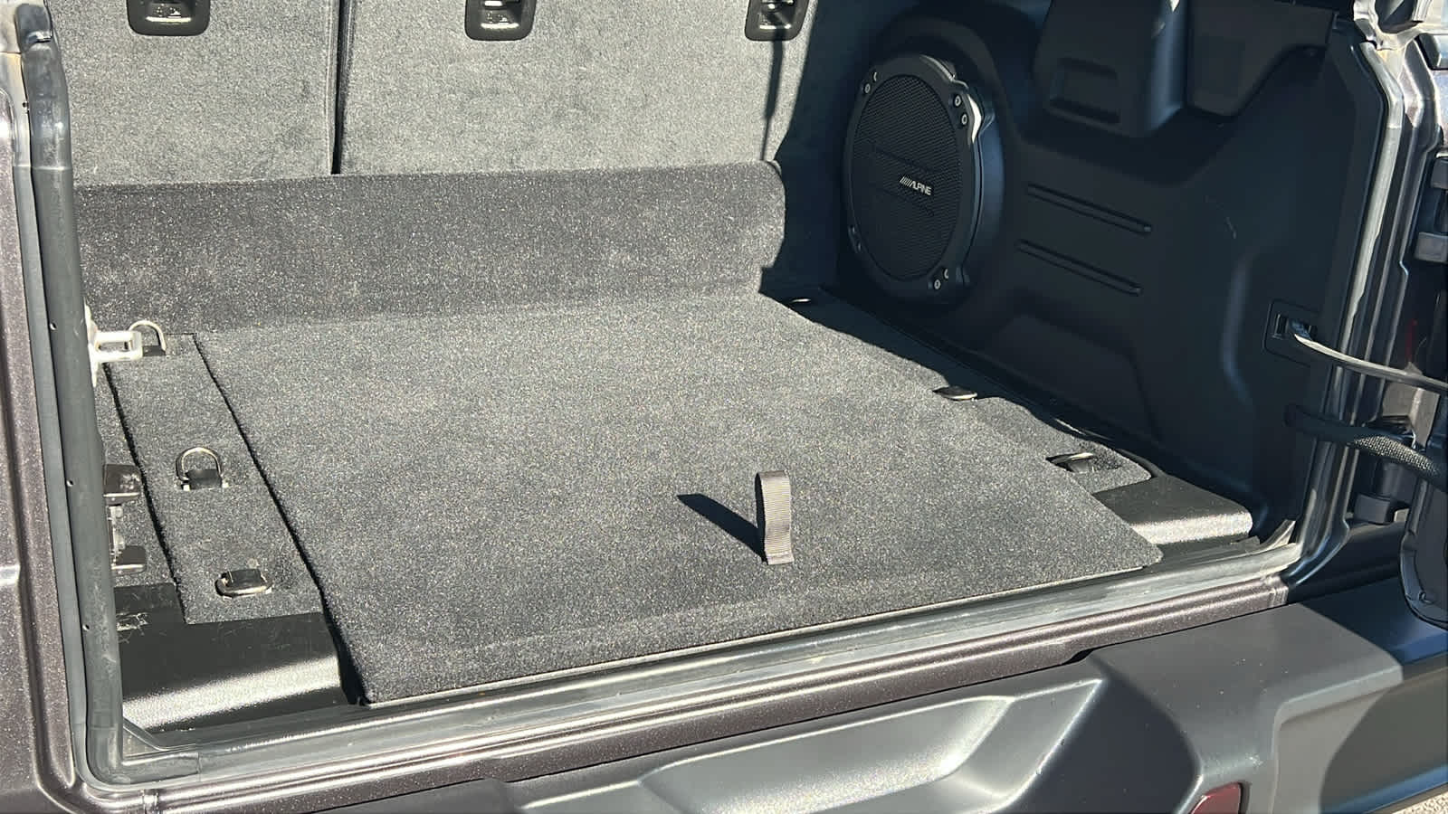 Thumbnail: 2022 Jeep Wrangler - 27