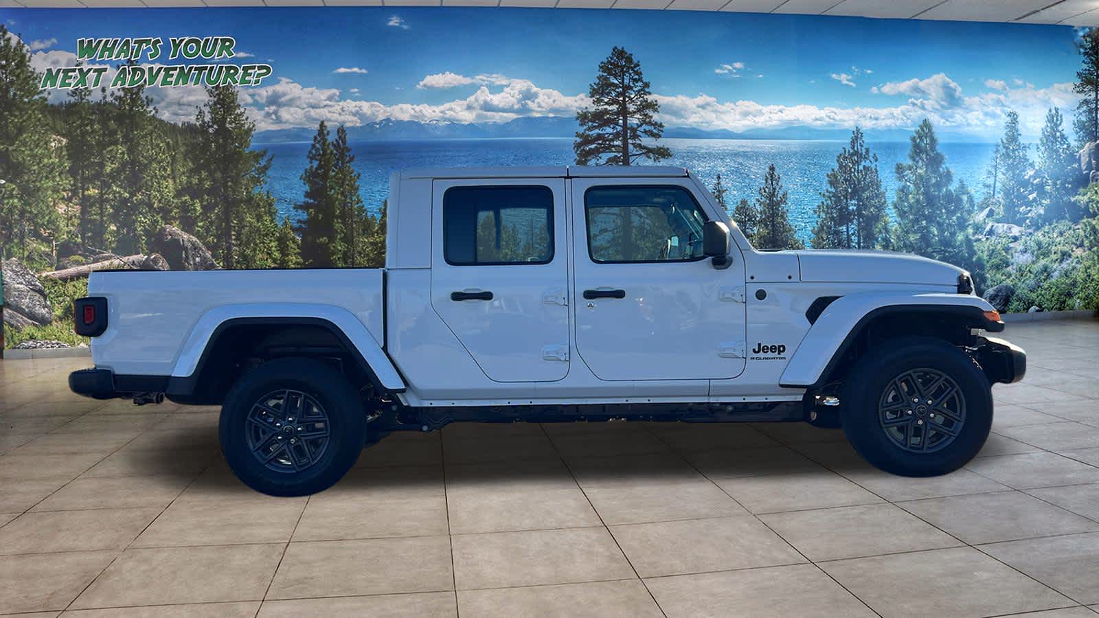 Thumbnail: 2026 Jeep Gladiator - 4