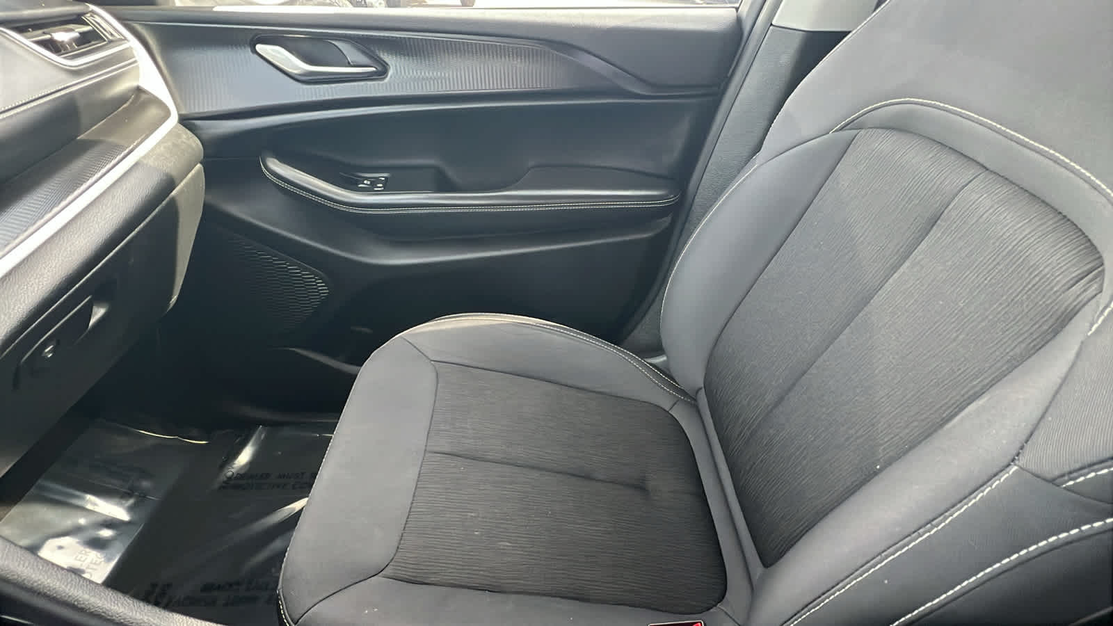 Thumbnail: 2023 Jeep Grand Cherokee - 12