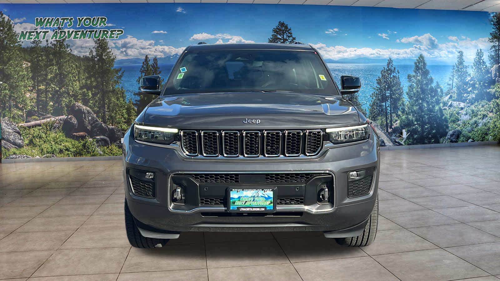 2022 Jeep Grand Cherokee Overland 2