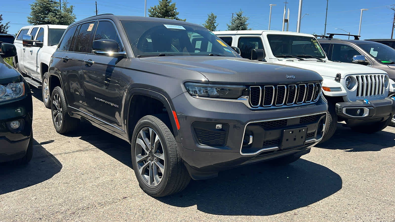 Thumbnail: 2023 Jeep Grand Cherokee - 3