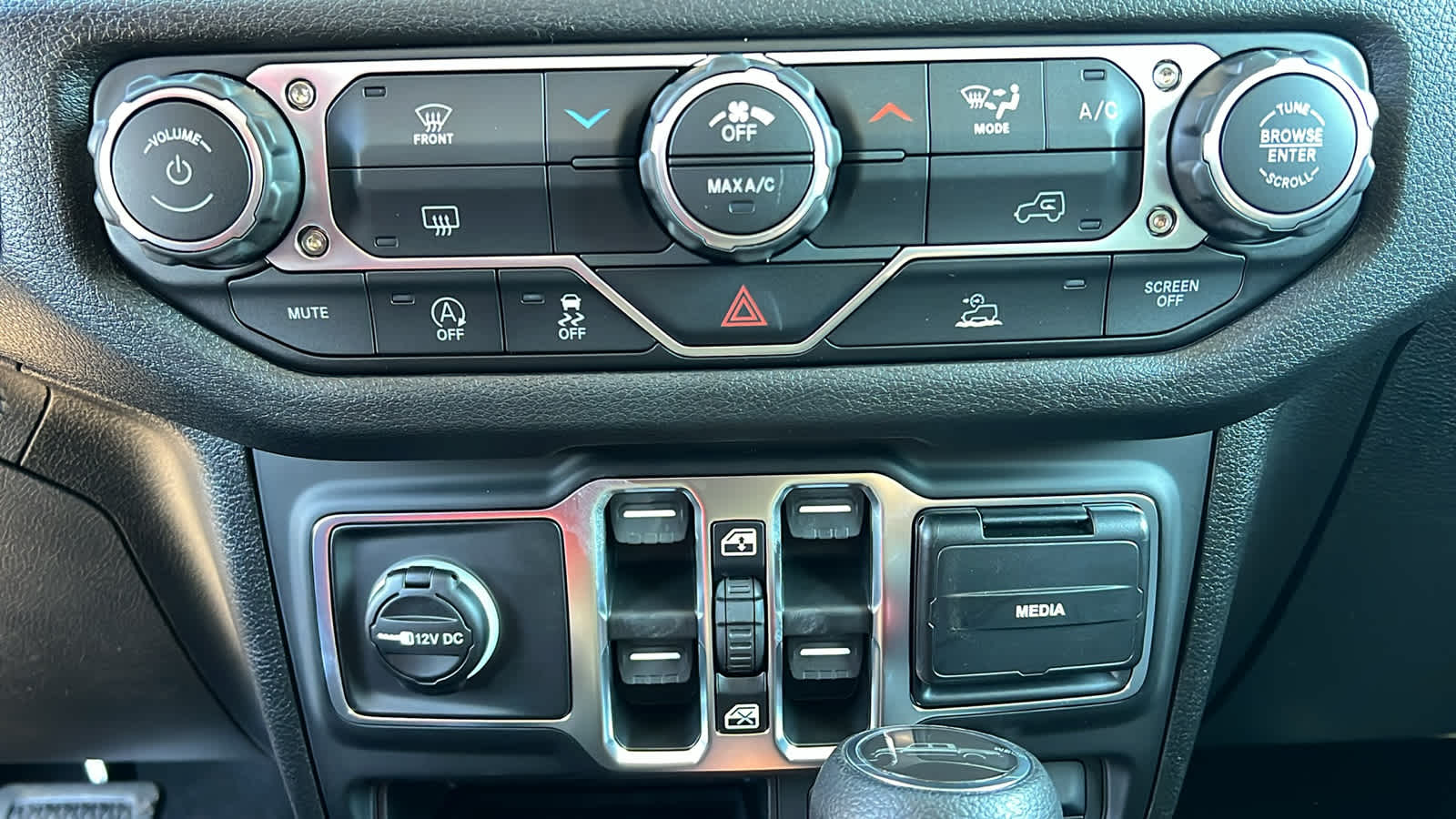 Thumbnail: 2026 Jeep Gladiator - 14