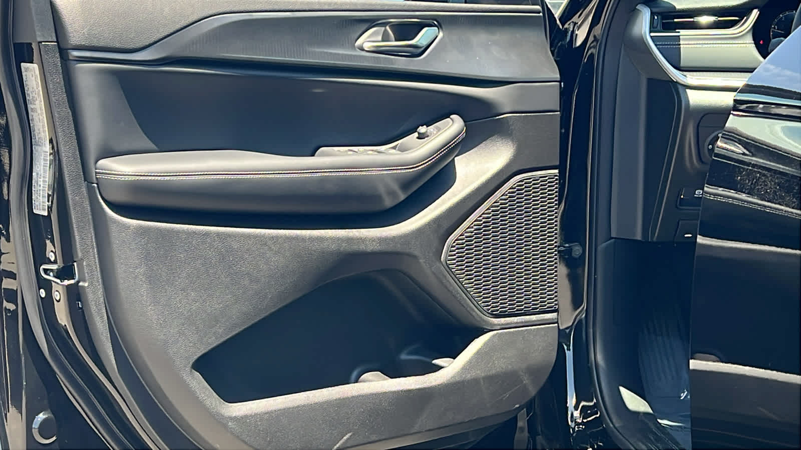 Thumbnail: 2025 Jeep Grand Cherokee L - 23