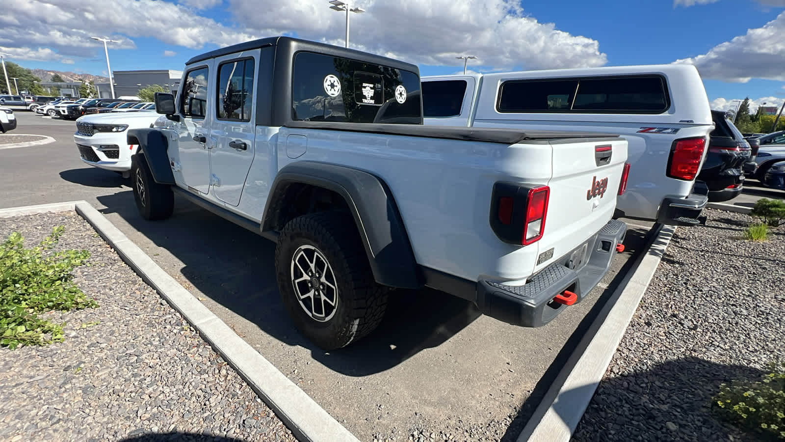 Thumbnail: 2023 Jeep Gladiator - 7