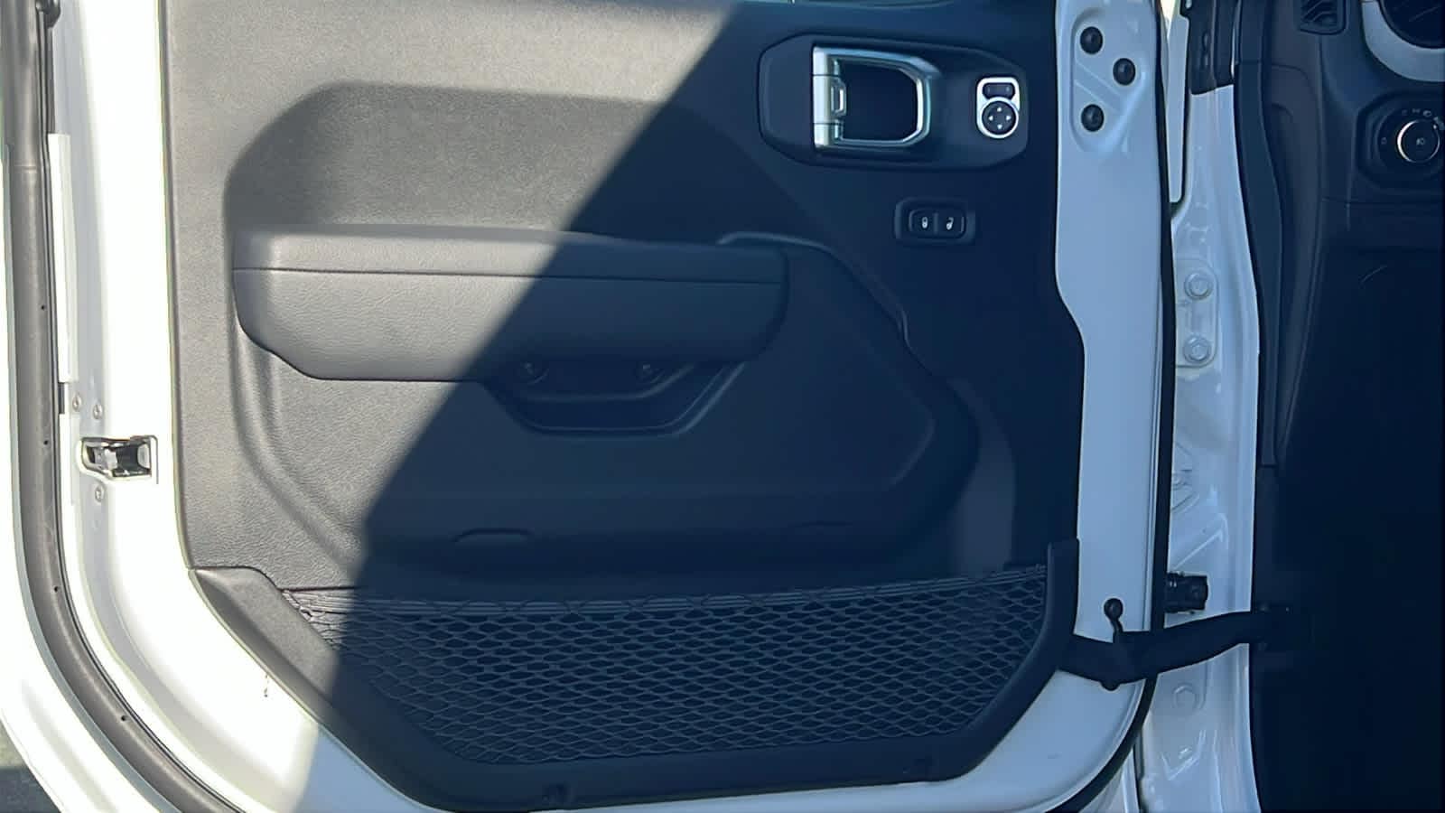 Thumbnail: 2026 Jeep Wrangler - 23