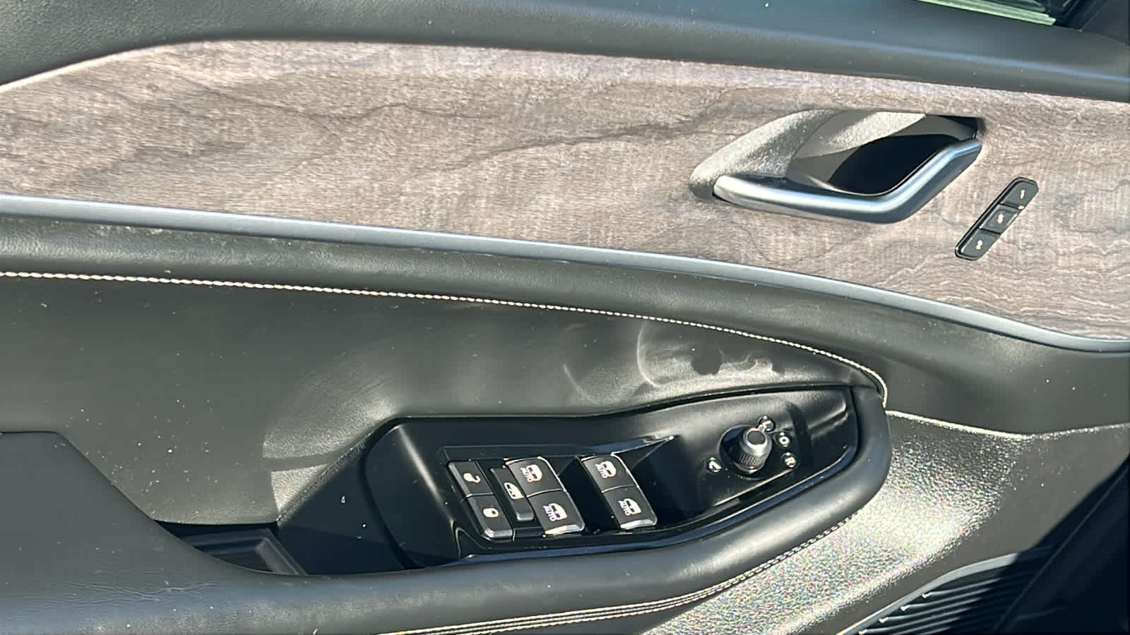 Thumbnail: 2022 Jeep Grand Cherokee - 22