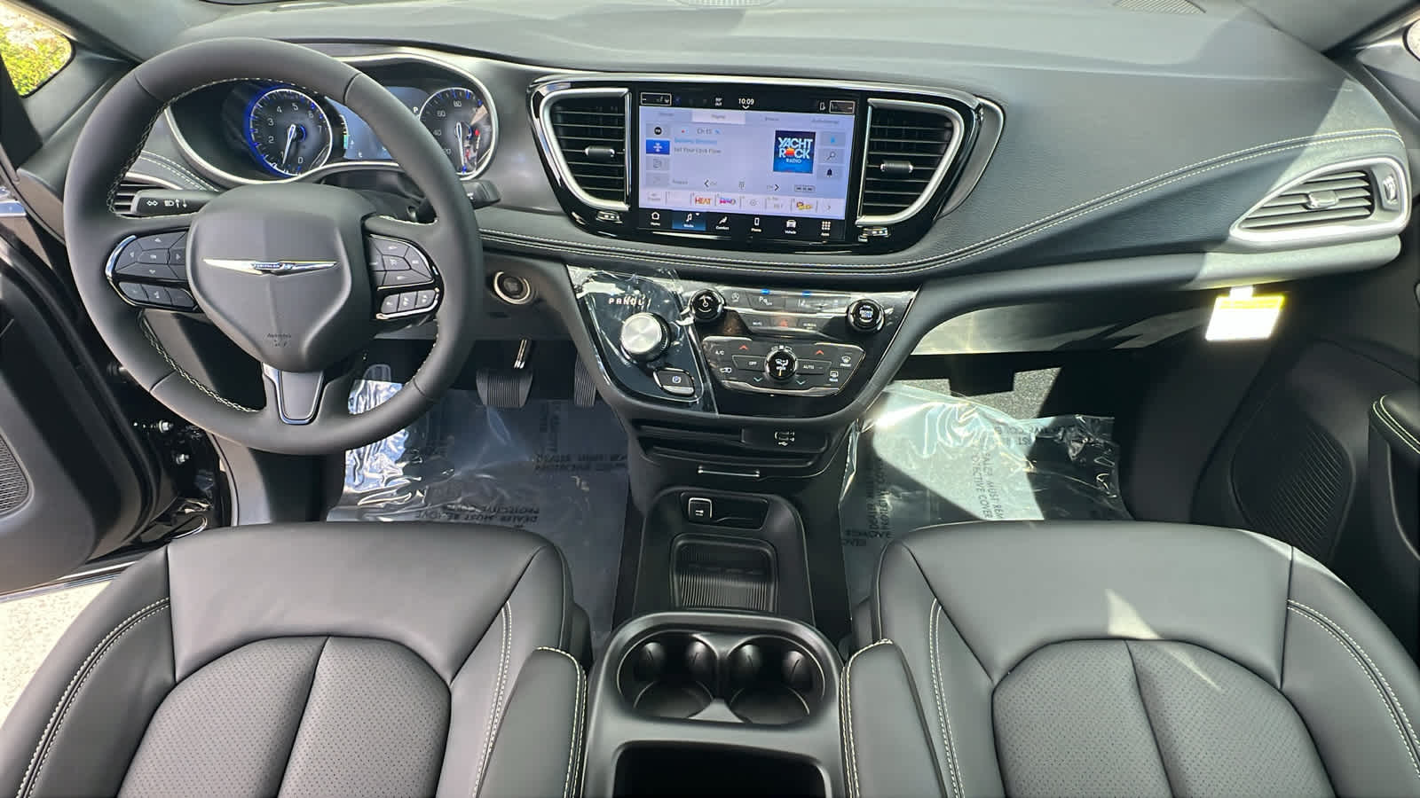 Thumbnail: 2026 Chrysler Pacifica - 26