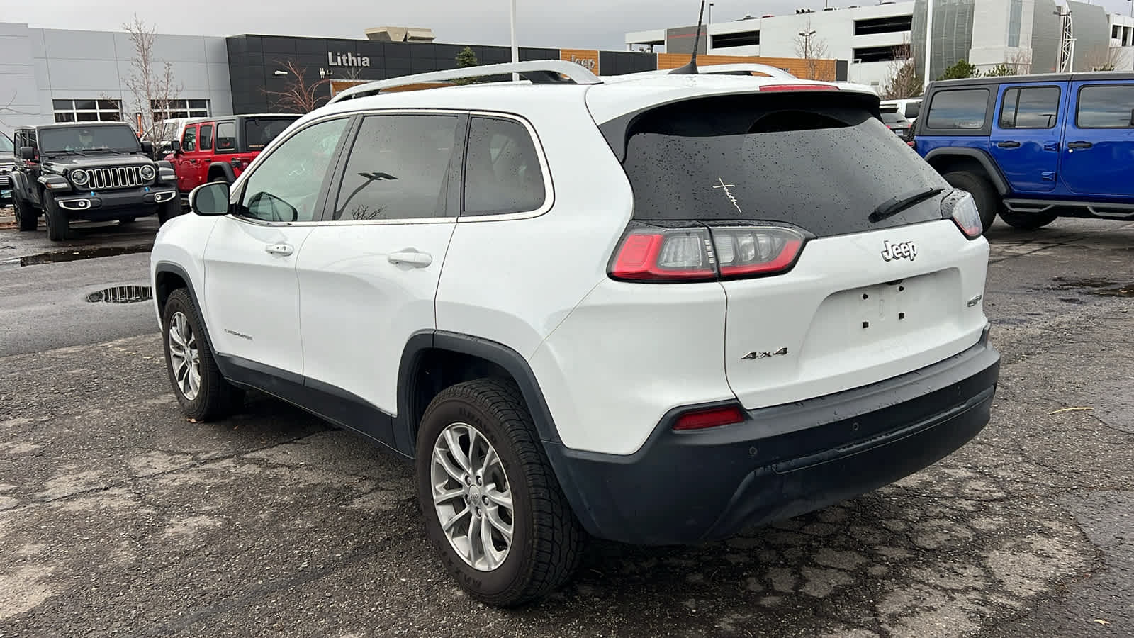 Thumbnail: 2020 Jeep Cherokee - 9