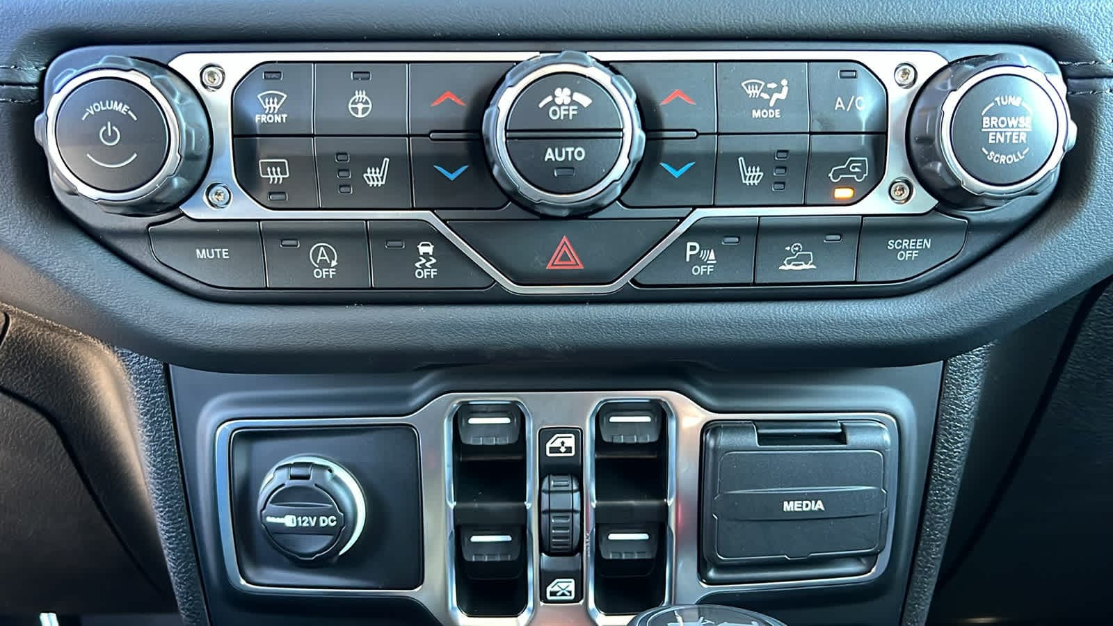 Thumbnail: 2026 Jeep Wrangler - 14