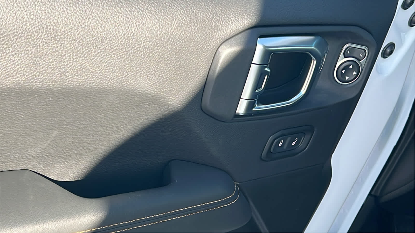 Thumbnail: 2026 Jeep Wrangler - 22