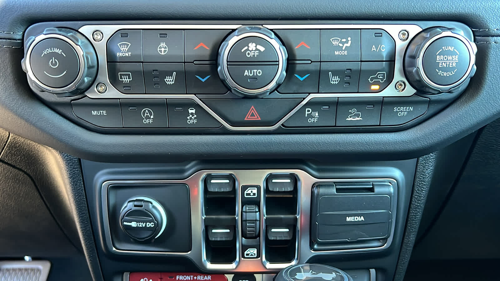 Thumbnail: 2026 Jeep Wrangler - 14