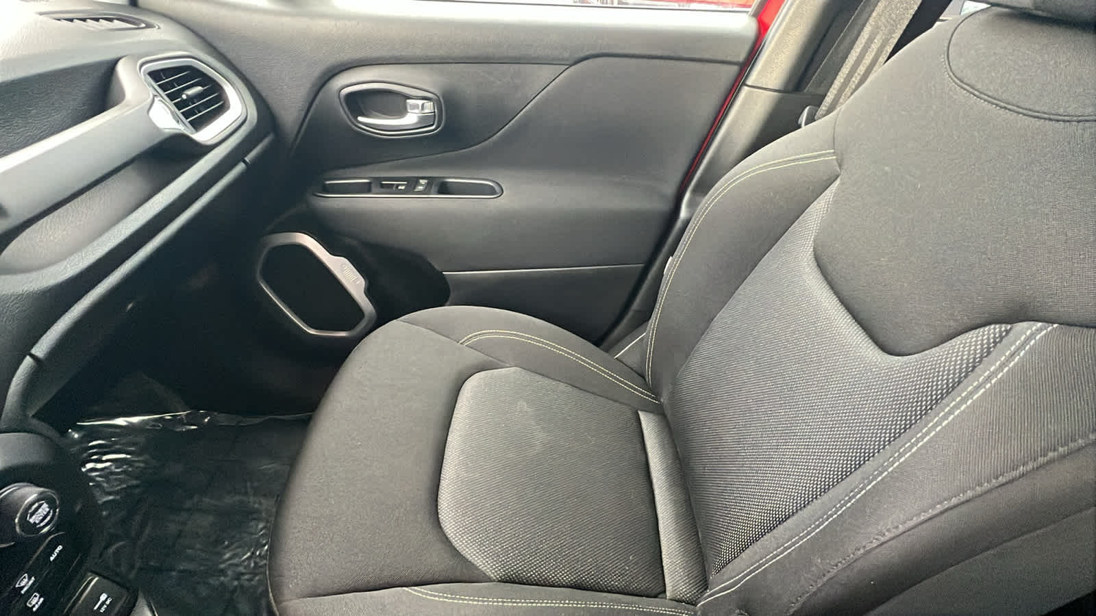 Thumbnail: 2021 Jeep Renegade - 12