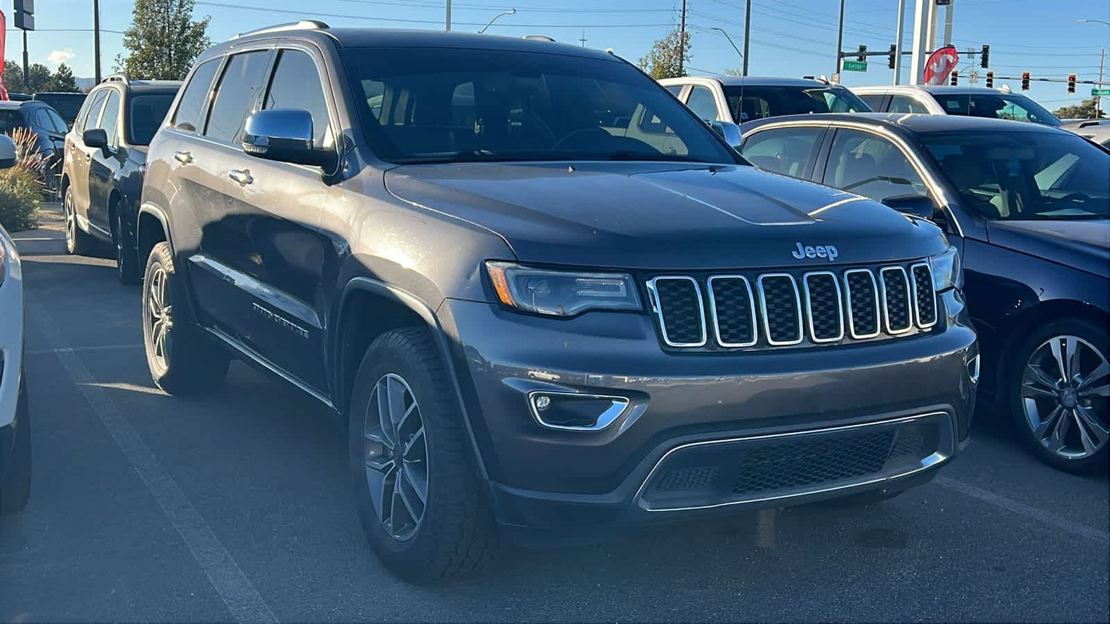 Thumbnail: 2019 Jeep Grand Cherokee - 3