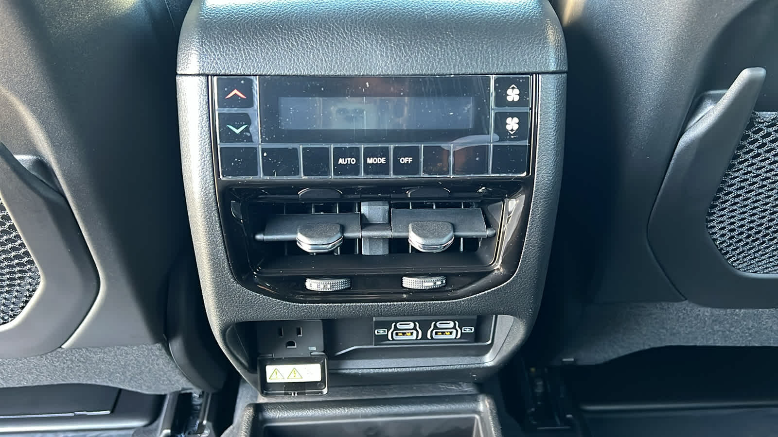 Thumbnail: 2025 Jeep Grand Cherokee L - 25