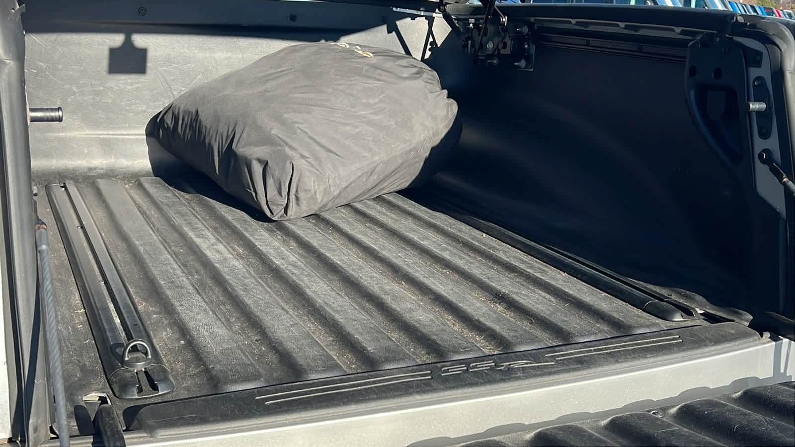 Thumbnail: 2005 Chevrolet SSR - 24