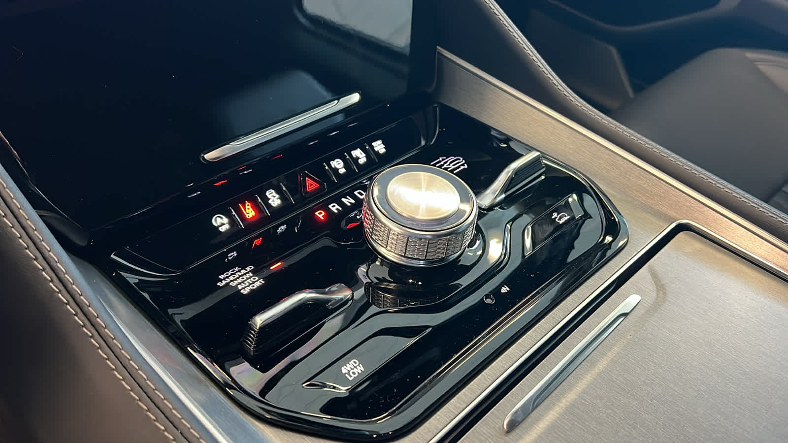 Thumbnail: 2026 Jeep Grand Wagoneer L - 13