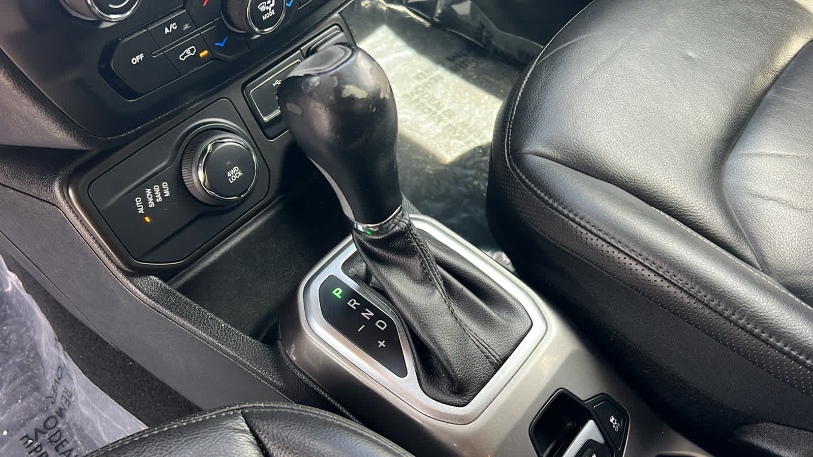 Thumbnail: 2019 Jeep Renegade - 13