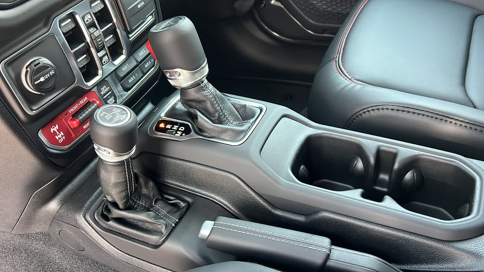 Thumbnail: 2025 Jeep Gladiator - 13