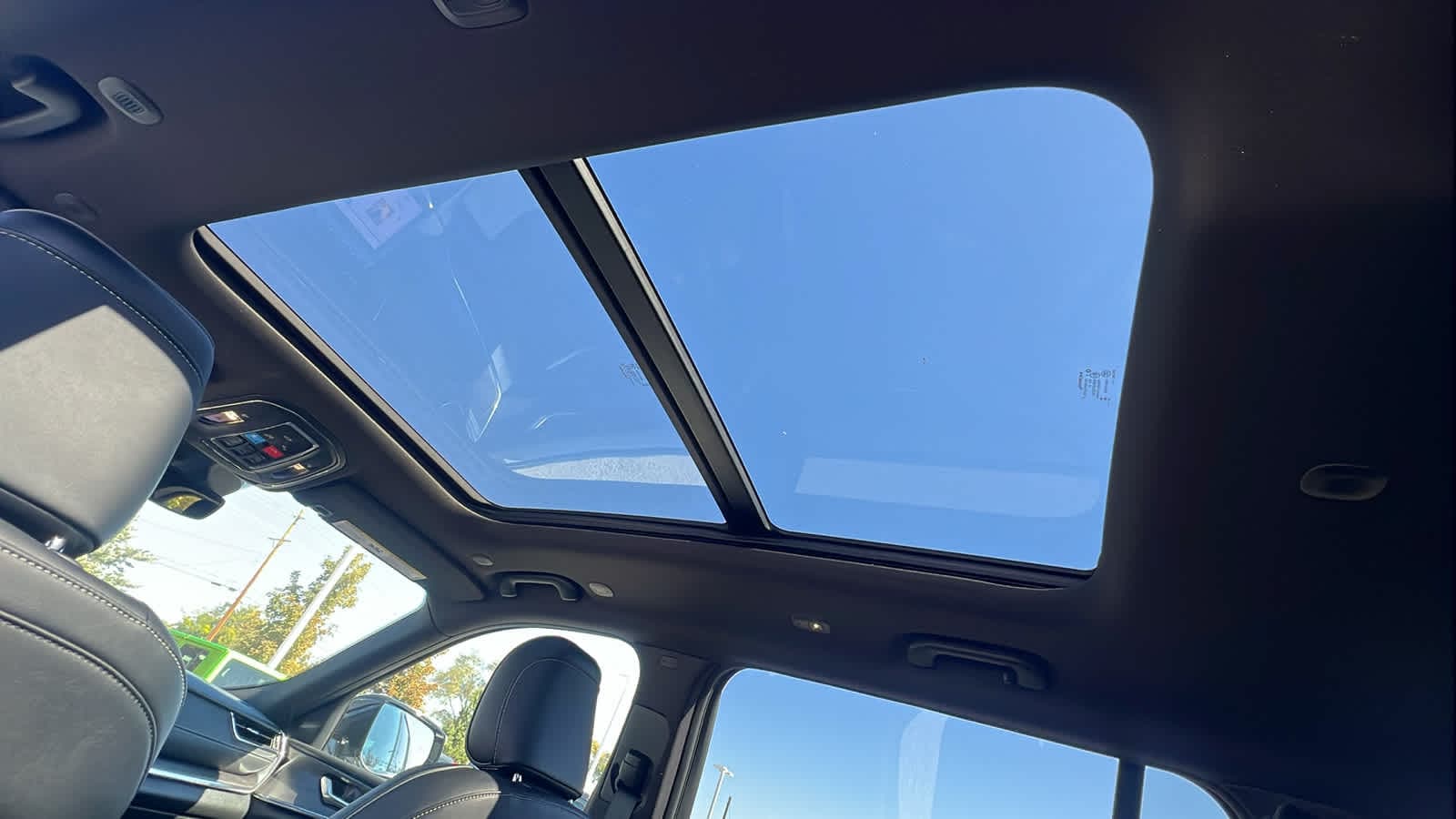 Thumbnail: 2025 Jeep Grand Cherokee L - 32